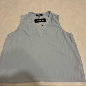 Women’s Karl Lagerfeld sleeveless top with pearl detail. Size 1X.
